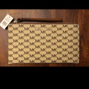 NWT Michael Kors jetset zipper wristlet